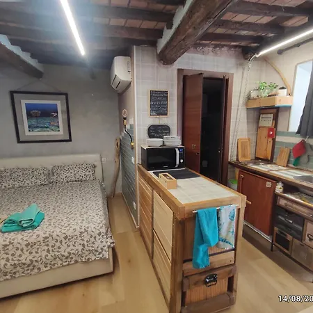 Casa Della Spiaggetta Apartment *